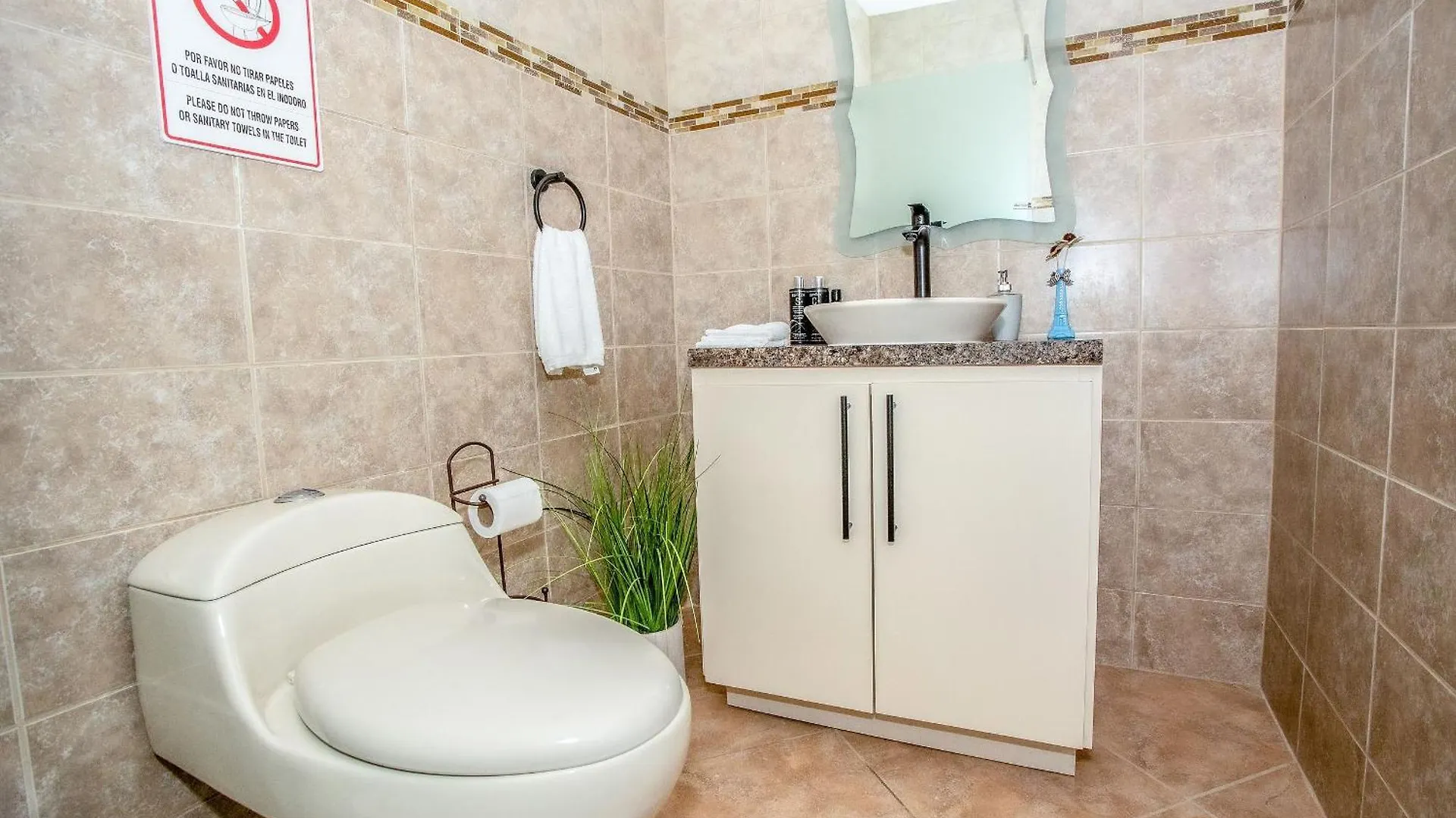 Ecomar Rentals 3/2: Cabo Rojo Pr: Piscina Y Playas Apartamento